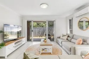 Contemporary Chic on CBD Fringe! - Drayton