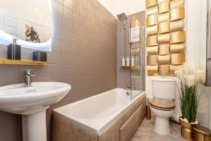 Ground Floor Apartment - 10 mins walk from town
