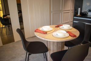 Parking - Stunning View - Modern cozy and central