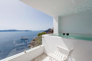 Junior Suite with Caldera View and Hot Tub