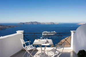 Villa Renos Hotel Santorini Greece