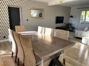 Villas Bastide a Trans en Provence avec piscine et vue sur le massif des Maures : photos des chambres
