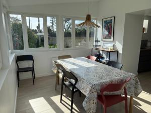 Maisons de vacances Pied a terre Portsallais : Maison 4 Chambres