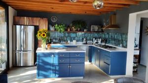 Designer Home with Jacuzzi Spectacular Lake Views