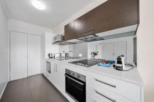 Bright 1-Bed Apartment with Balcony - Kambah
