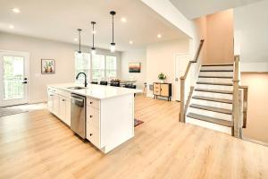 5BR home w Pool & Hot Tub Barefoot Golf Resort