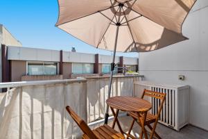 Stylish North Melbourne Stay, Minutes to CBD