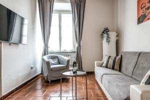 Hostly-Maison LArancio-Large House near the Tower