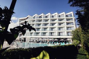 Luxury Premium Finese