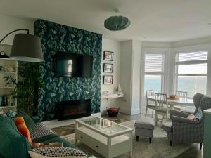 Seascape Luxury sea front apartment