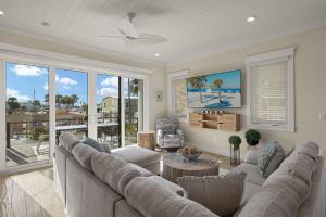 Villa Capri - 2025 Luxury Build - Steps to beach