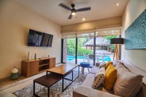 Homely and Equipped 2BR in Paramar VE - with Swim up Pool in Aldea Zama