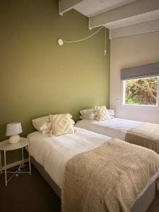 Escape to the Hills- Charming home with city views & close to the to the 1000 steps