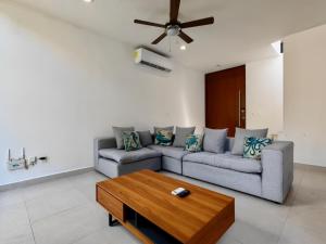 Palmara 13 by Bookking Guys