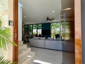 Palmara 13 by Bookking Guys