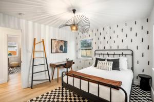 Beautiful Home by Houston Rodeo & Med Cntr with Great Backyard