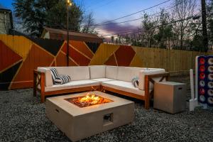 Beautiful Home by Houston Rodeo & Med Cntr with Great Backyard