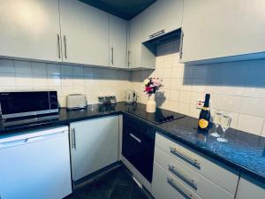 Harrington House - 6 Bedrooms - Sleeps 15