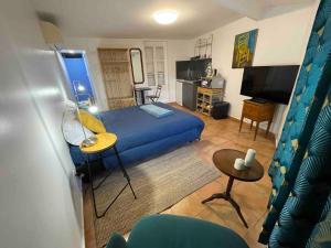 Studio Meublé-Vue Mer-Vieux Hyères- Centre Médiéval Coeur de Ville