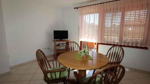 Apartments in Milcetici - Insel Krk 53301