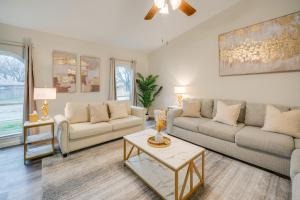 10 Mi to Six Flags Pet- and Family-Friendly Retreat