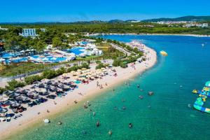 Triple Room Solaris 12269b