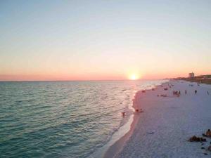 Cozy Beachfront Bliss with Ocean Views
