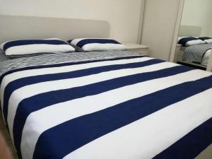 Apartments by the sea Trpanj, Peljesac - 23653