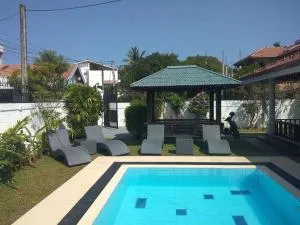 Negombo Cozy Pool Villa - Daluwekotuwa