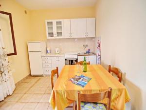 Apartments by the sea Karbuni, Korcula - 23807