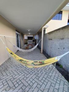 Casa com piscina 2 quadras da praia