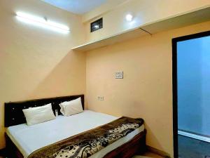 HOTEL MAA AARTI PALACe