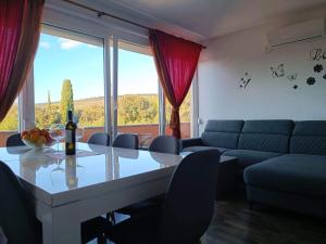 Family-friendly apartments with swimming pool Sukosan, Zadar - 23934