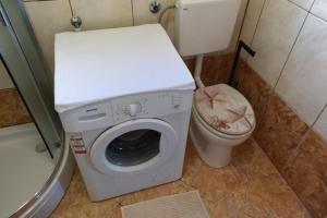 Apartments with parking space Kastel Stafilic, Kastela - 23905