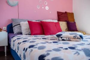 Family-friendly apartments with swimming pool Sukosan, Zadar - 23934