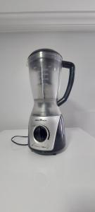 Ap novo e climatizado no centro com ótima localização na avenida principal