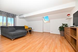 Apartments by the sea Mastrinka, Ciovo - 23959