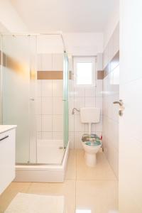 Family-friendly apartments with swimming pool Vir - 23976