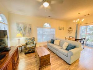 Amazing cute & cozy condo in the center of MB