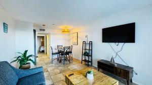 Blue Water Villas #3 stay close to the beach