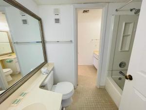 Lovely 1br with Side View of Ocean