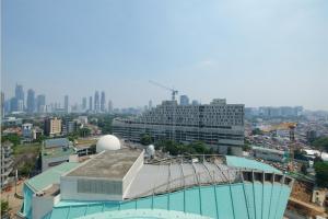 Strategic and Minimalist Studio at Menteng Park Apartment By Travelio