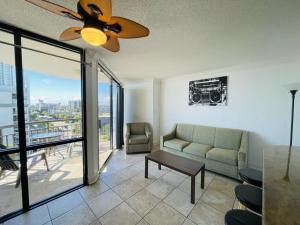 Meridian Great Ocean view condo on the beach pool