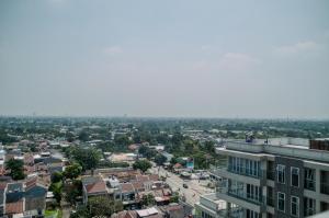 Stunning and Comfy Studio Amazana Serpong Apartment By Travelio