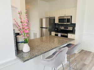 One bedroom gorgeous condo at Magnolia Place