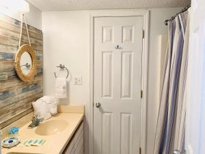 OD Tower II #3 Amazing ocean view condo pool