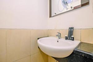 Best Deal Studio Apartment at Mangga Dua Residence By Travelio