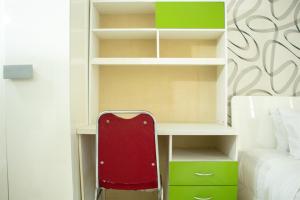 Homey and Cozy Stay Studio at Margonda Residence 2 Apartment By Travelio