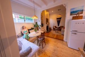 Signal Cottage close to beach and Semaphore Road