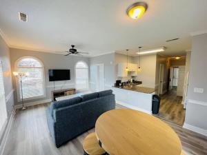 Warm and Cozy 1BR condo at at MyrtleWoods